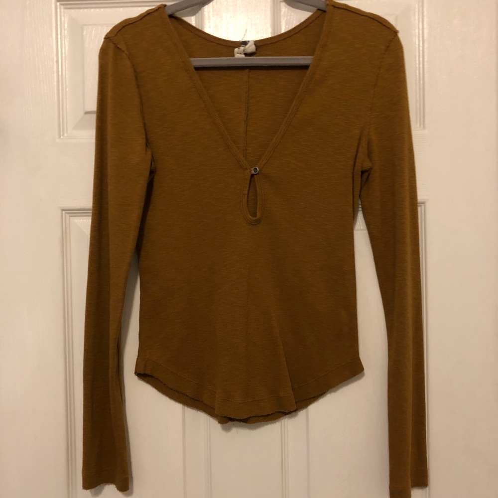 ⏬$25 free people tan long sleeve